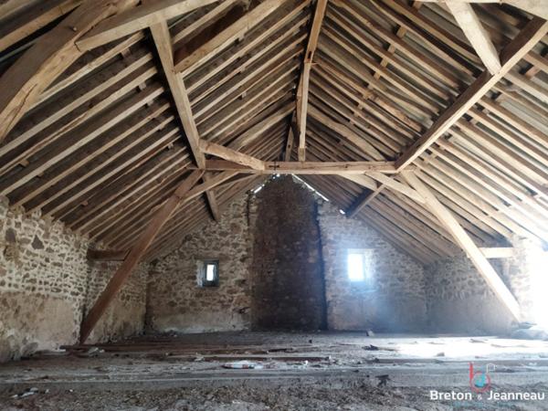 Corps de ferme sans voisins secteur Mayenne