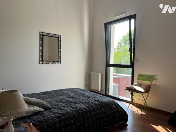 Maison contemporaine de 204 m² hab. avec piscine couverte et espace détente (152 m²) 