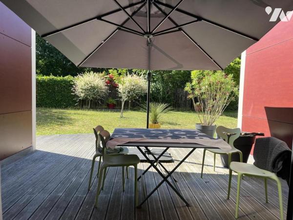 Maison contemporaine de 204 m² hab. avec piscine couverte et espace détente (152 m²) 