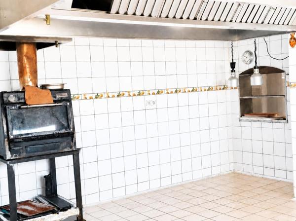 Local Commercial
         3 pièces
        - 200 m² 649 000 € *