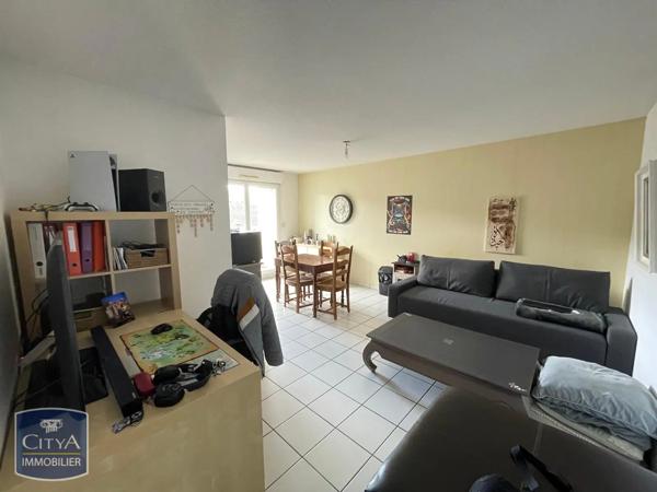 Appartement à louer 2 pièces 48.62m² Allonnes (72700)