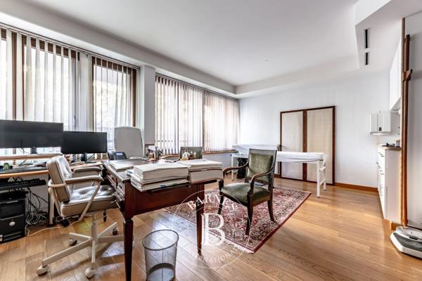 Paris 8ème, Bureau  99 m² à vendre