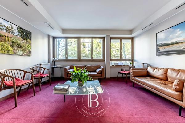 Paris 8ème, Bureau  99 m² à vendre