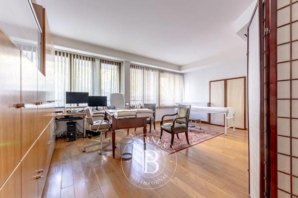 Paris 8ème, Bureau  99 m² à vendre