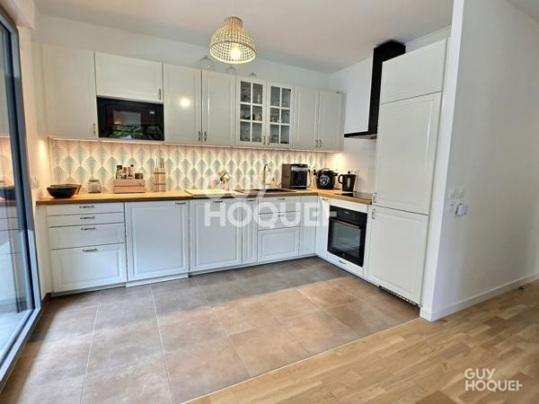 À VENDRE 4 PIÈCES + 3 BALCONS + 2 PLACES PARKING SOUS-SOL