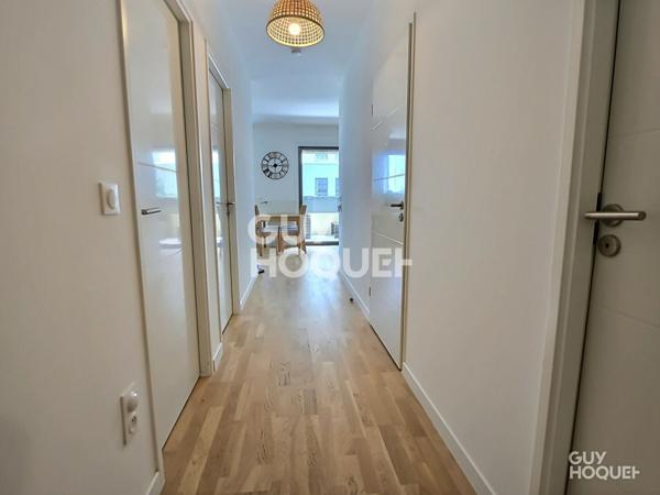 À VENDRE 4 PIÈCES + 3 BALCONS + 2 PLACES PARKING SOUS-SOL