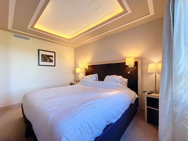 Appartement meublé à vendre 2 pièces 36 m2 dernier étage + terrasse vue Golf + parking, résidence hôtelière à JUVIGNAC (34)