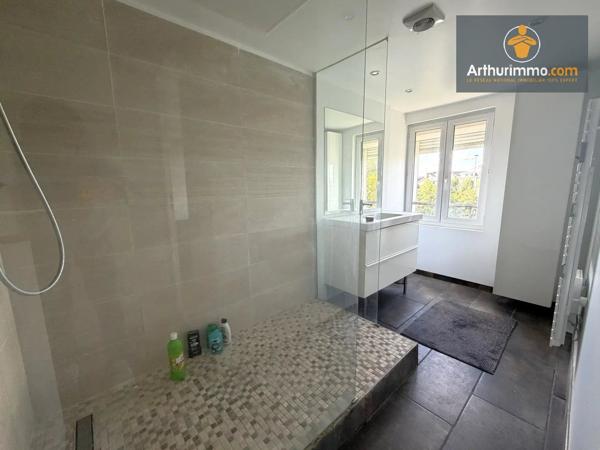 Vente                                                      Appartement
                        
                     3 pièces                      68 m2                     à Compiègne