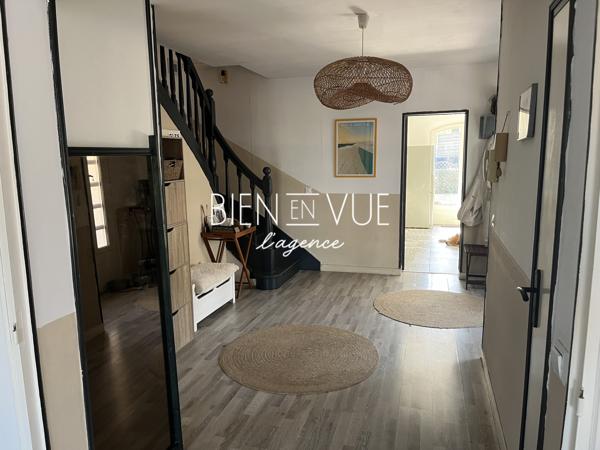 Maison 8 pièce(s) 6 chambre(s) 331 m²