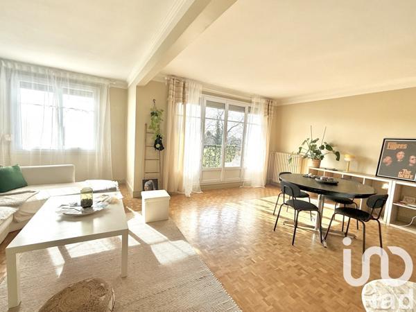 Appartement 4 pièces de 92 m² à Saint-Denis (93200)