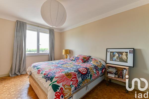 Appartement 4 pièces de 92 m² à Saint-Denis (93200)