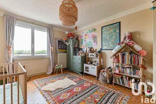 Appartement 4 pièces de 92 m² à Saint-Denis (93200)