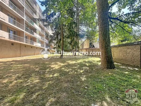 Vente                                                      Appartement
                        
                     2 pièces                      47 m2                     à Corbeil-Essonnes