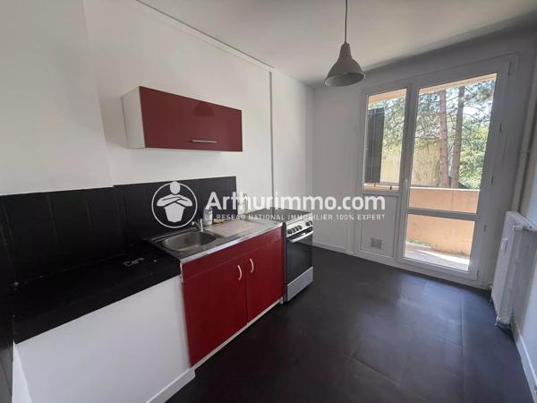 Vente                                                      Appartement
                        
                     2 pièces                      47 m2                     à Corbeil-Essonnes