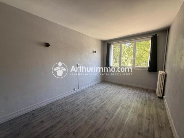 Vente                                                      Appartement
                        
                     2 pièces                      47 m2                     à Corbeil-Essonnes
