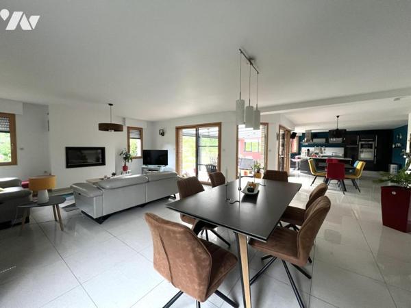 MAISON INDIVIDUELLE AVEC LOGEMENTS POUR CURISTES
