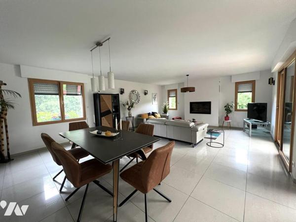 MAISON INDIVIDUELLE AVEC LOGEMENTS POUR CURISTES