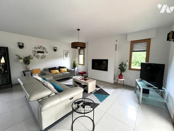 MAISON INDIVIDUELLE AVEC LOGEMENTS POUR CURISTES