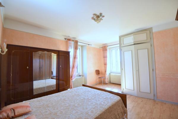Maison 135 m² - 4 chambres - 96 m² de garages - terrain 452 m² VALLET (44)