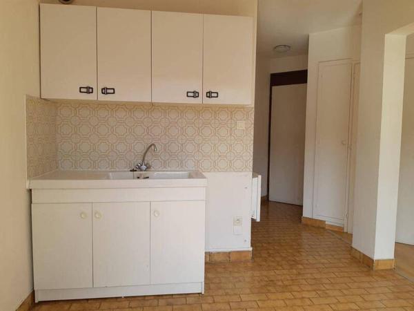 Appartement 1 pièce                                        - 38000 Grenoble Réf : 5262