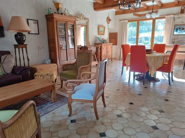 # Maison – 260m² – Mont-Saint-Vincent