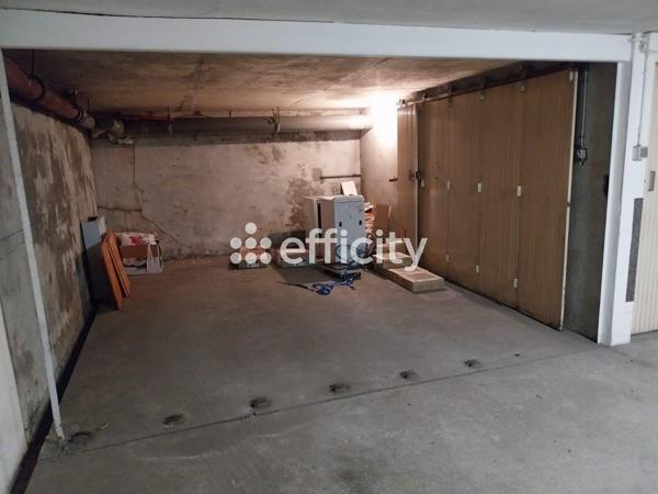 Parking
        
        - 17 m² 41 500 €*