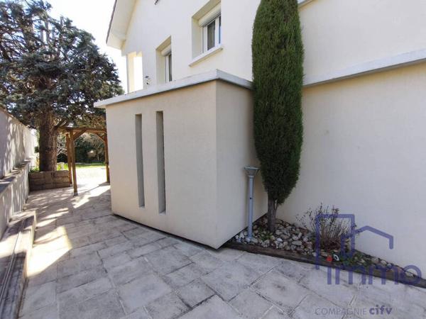 Maison 8 pièces                                        - 42170 Saint-Just-Saint-Rambert Réf : 2696-CIFVFOREZVELAY
