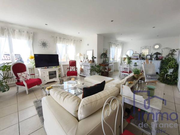Maison 8 pièces                                        - 42170 Saint-Just-Saint-Rambert Réf : 2696-CIFVFOREZVELAY