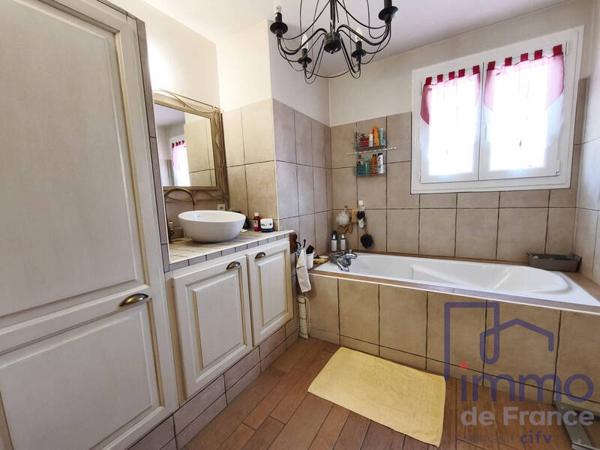 Maison 8 pièces                                        - 42170 Saint-Just-Saint-Rambert Réf : 2696-CIFVFOREZVELAY