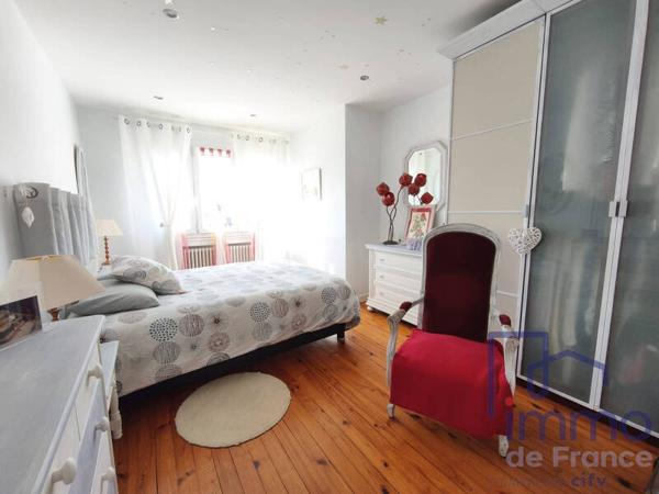 Maison 8 pièces                                        - 42170 Saint-Just-Saint-Rambert Réf : 2696-CIFVFOREZVELAY