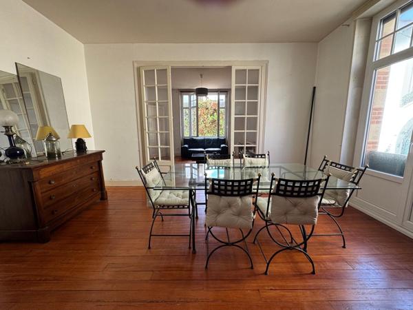 Appartement
                                                                                                                                                                                                                                                                                                                        4 pièce(s)                                                                                                                                                                                                          2 chambre(s)                                                                                                                                                                                                          92.6  m²