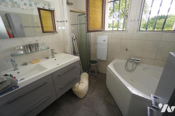 PAVILLON  3 chambres individuel, sous sol,  ACCES RIEUX