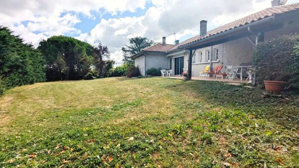Maison familiale de caractère avec parc arboré de 4 900 m², dépendances et pigeonnier – secteur Artigues à Foulayronnes