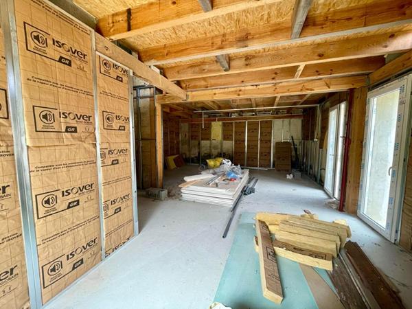 Maison Civrac De Blaye 4 pièce(s) 91 m2 + Grange 200 m2