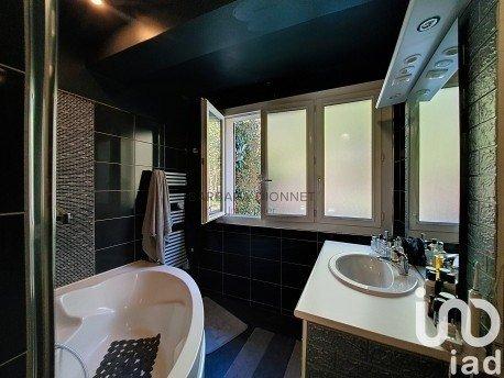 Maison de village 6 pièces de 137 m² à Septeuil (78790)