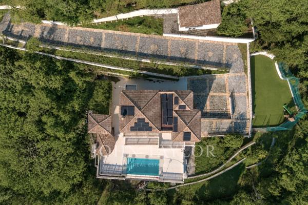 Élégante villa provençale contemporaine au calme absolu