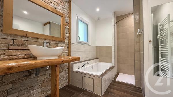 Maison à vendre  4 pièces - 144,09 m 2   RAMBAUD  - 05