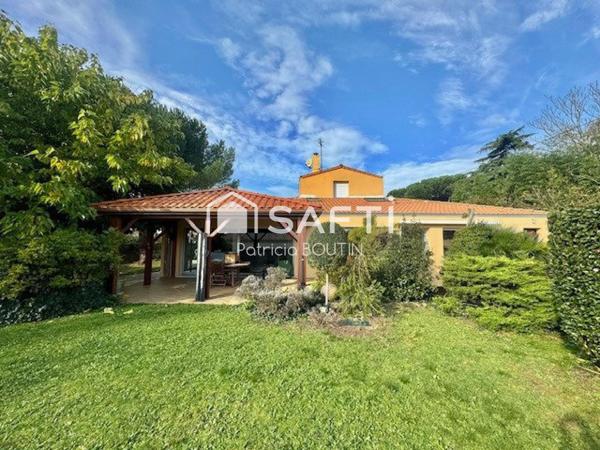 MAGNIFIQUE MAISON D'ARCHITECTE 3 CHAMBRES 1 BUREAU ET GARAGE A NIORT !