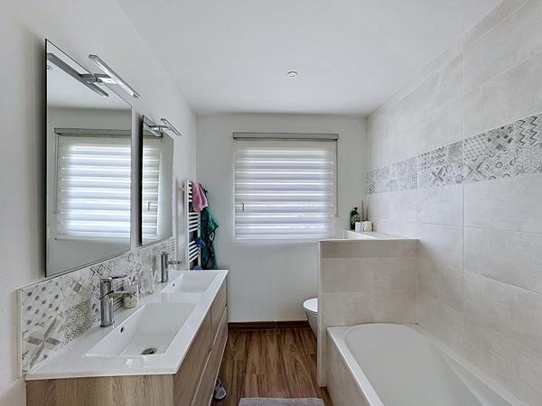Maison à vendre bourg de Langueux ? Maison familiale sur sous-sol, dans le bourg de Langueux, entièrement rénovée !