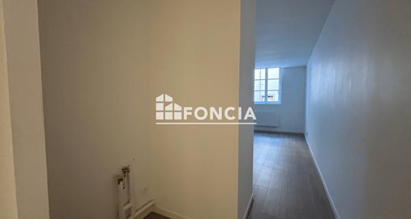 Location Studio 30.08 m² - Villefranche-sur-saône 69400