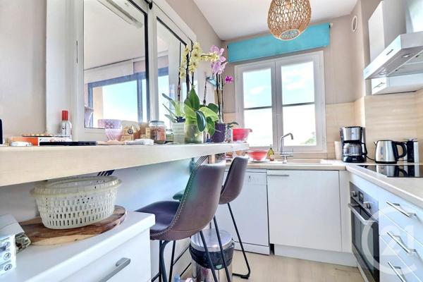 Appartement T2 à vendre  2 pièces - 64,27 m2 ROQUEBRUNE SUR ARGENS - 83