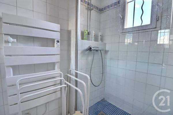 Appartement T2 à vendre  2 pièces - 64,27 m2 ROQUEBRUNE SUR ARGENS - 83