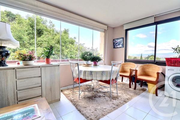 Appartement T2 à vendre  2 pièces - 64,27 m2 ROQUEBRUNE SUR ARGENS - 83