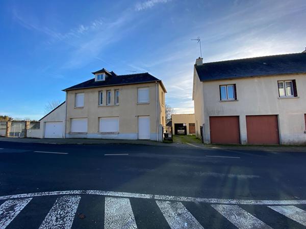 À VENDRE MAISON COMPOSÉE DE 2 APPARTEMENTS À MERDRIGNAC PROCHE DES COMMODITÉS