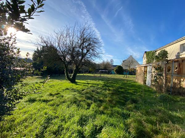 À VENDRE MAISON COMPOSÉE DE 2 APPARTEMENTS À MERDRIGNAC PROCHE DES COMMODITÉS