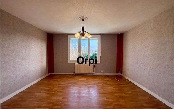 Maison à vendre    6 pièces •  Chauvigny