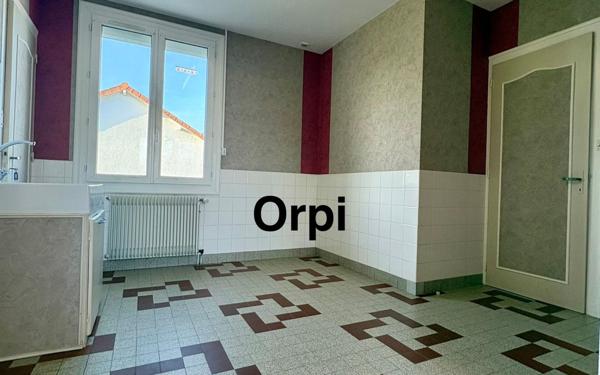 Maison à vendre    6 pièces •  Chauvigny