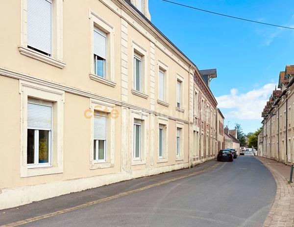 Vente
                Immeuble500 m² - 21 Pièces -
                    ISIGNY SUR MER (14230)