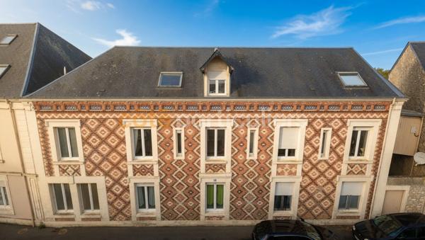 Vente
                Immeuble500 m² - 21 Pièces -
                    ISIGNY SUR MER (14230)