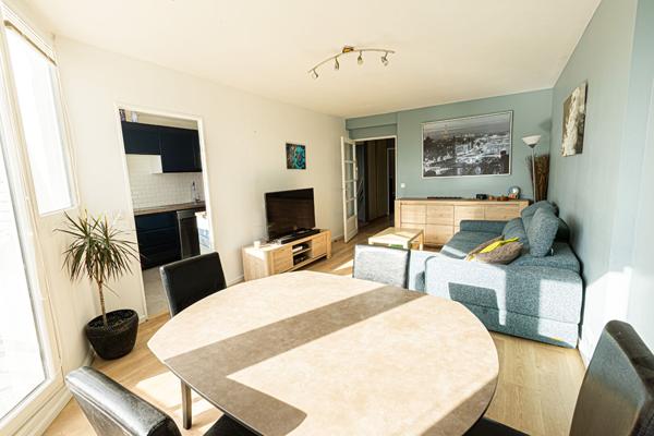 À vendre : Appartement 3 pièces avec vue sur les Lacs à Torcy